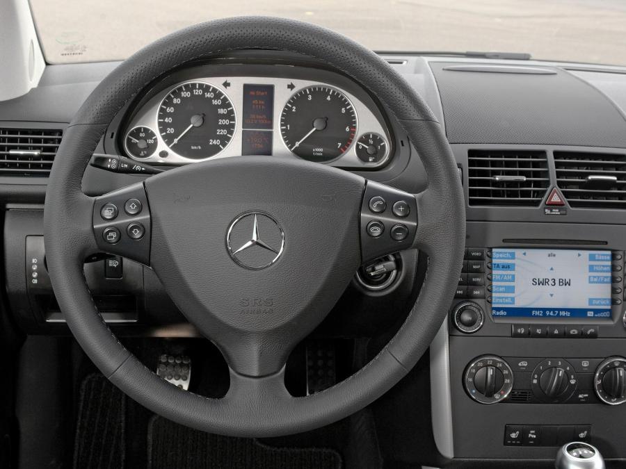 Mercedes-Benz A200 Turbo 3-Door 2004 года  (фото 4 из 5)